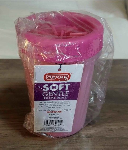 NEW! Dexas Pink Medium Dog Paw Cleaner, MudBuster