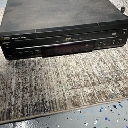 KLH 5 Disc CD Changer Stereo
