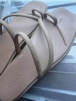 CROCS SIZE 8 “MIAMI SANDAL”