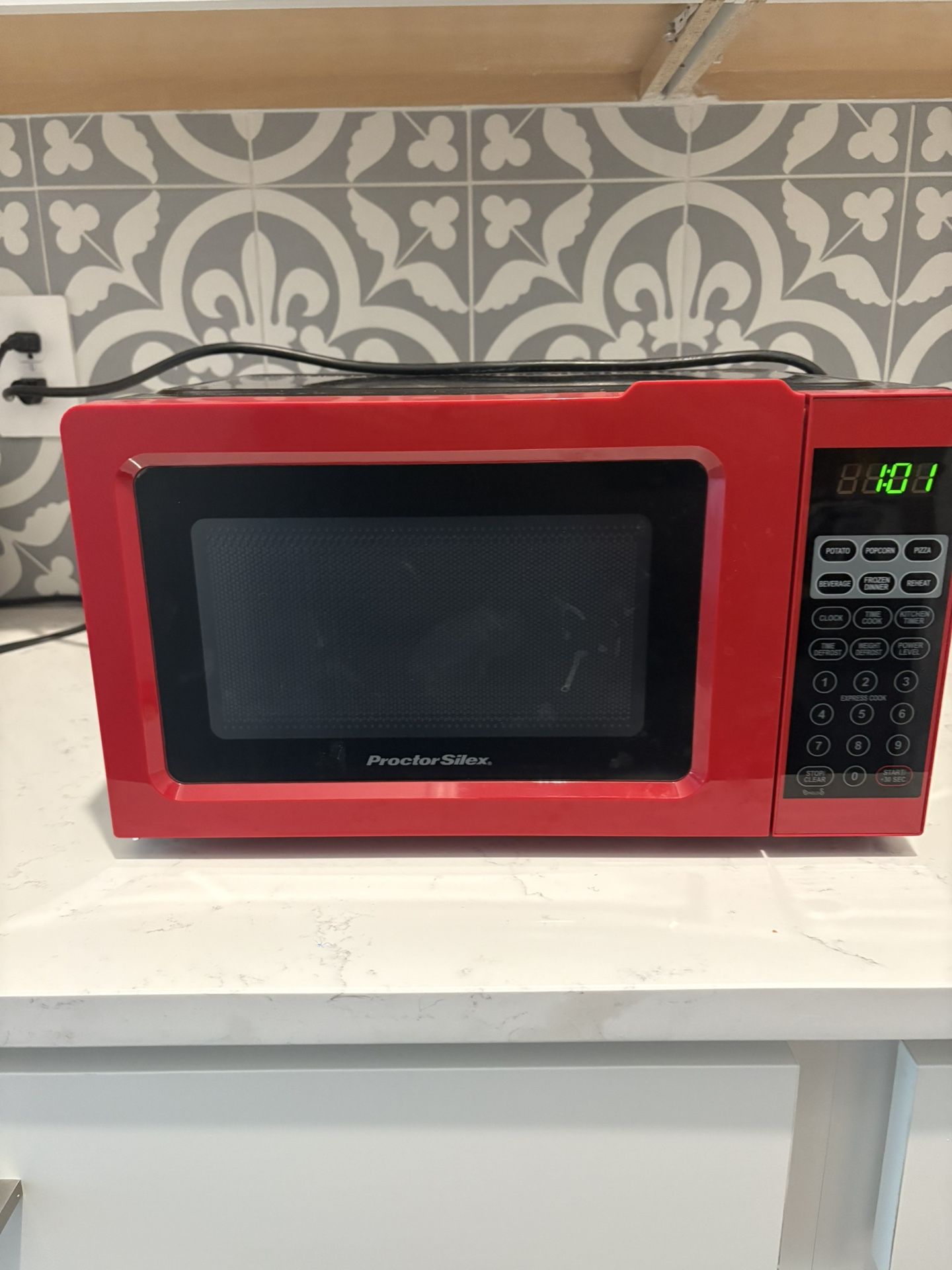 Proctor Silex Microwave Oven 