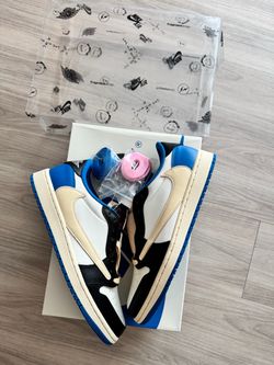 Size 9.5 men jordan 1 low