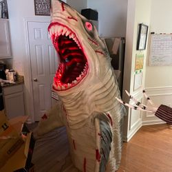 7 ft Dead Water LED megalodon shark Halloween