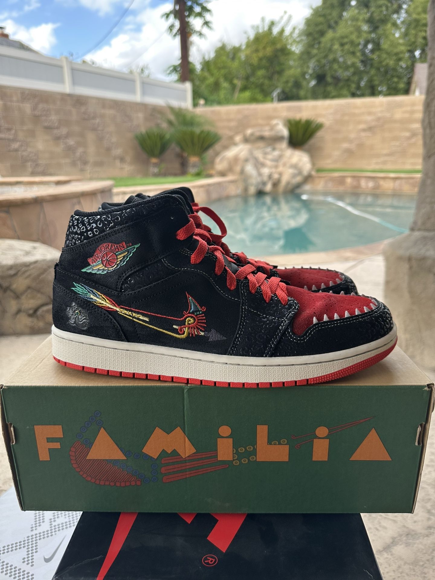 Used Jordan 1 Mid “Siempre Familia” …. Size 10.5