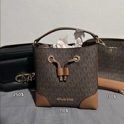  Michael Kors Purse 