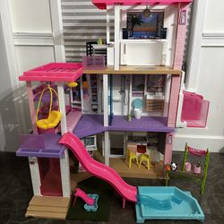 Barbie Dream House 