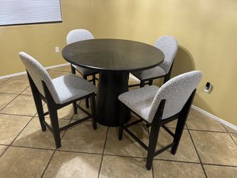 Round Kitchen Dining Table