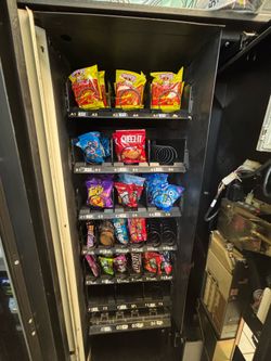 Snack machine w location