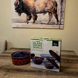 Sculpted glass mixing bowls with lids