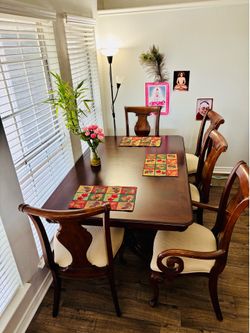 Dining Table with 6 Chairs