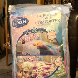 Frozen Microfiber Twin Comforter. Brand New
