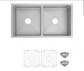 Glacier Bay Tight Radius 31 in. Undermount 50/50 Double Bowl 18 Gauge Stainless Steel Kitchen Sink with Accessories