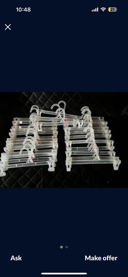 30  HANGERS SIZE LARGE 👖🩳$20 