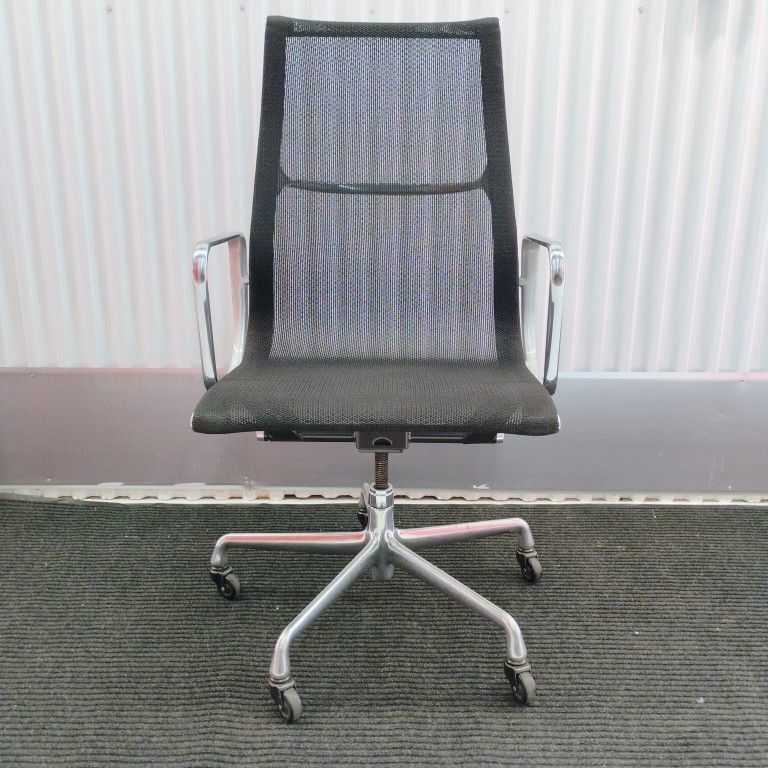 Herman Miller Eames Aluminum Group Executive Office Chair Black Mesh + Still Available