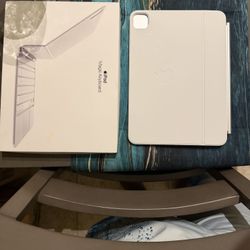 2.	Apple Magic Keyboard 11” for iPad Pro M4 – Open Box