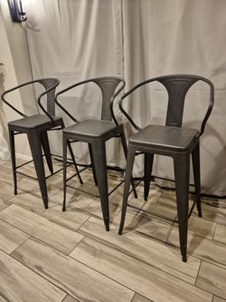 3 Bar Stools 30" Heavy Duty Exelent Condition 