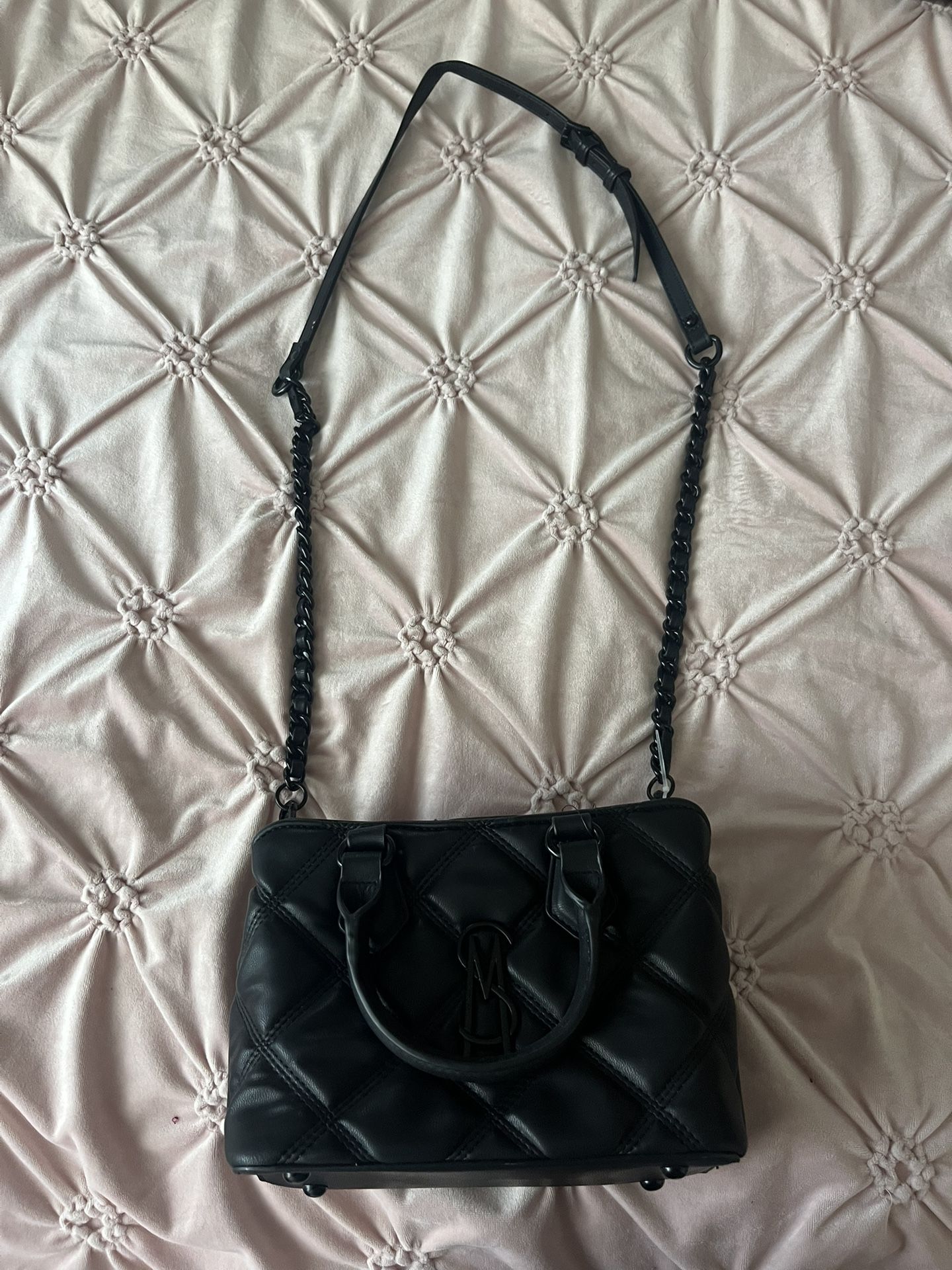 Black Steve Madden purse 