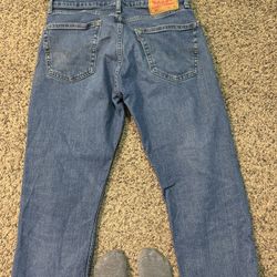 levi men s jeans.  32/32.  505 style 