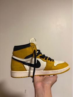 Nike Air Jordan 1 Retro High OG Size 9.5