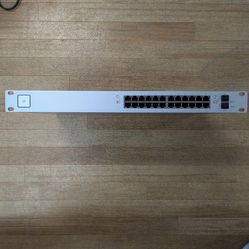 Unifi ubiquiti Switch PoE Gigabit Switch with SFP 24 US-24-250 with power cord