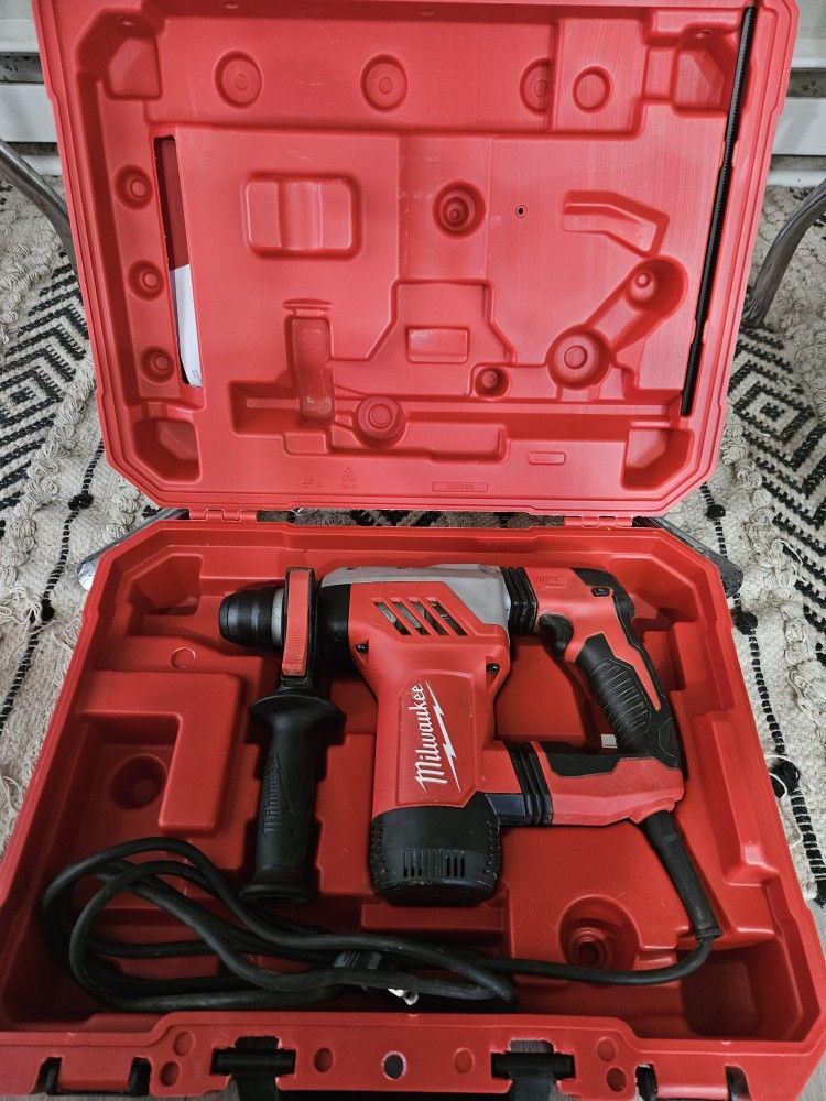 Milwuakee 1-1/8 SDS Rotary Hammer 
