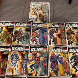 Collector seeking vintage old GI Joe toys dolls and action figures accessories vehicles 1960s 70s 80s g.i. Joes toy figure collector 
