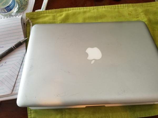 Macbook Pro 13 inch Includes Charger