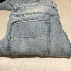 Serenade Jeans Size 32 Ripped 