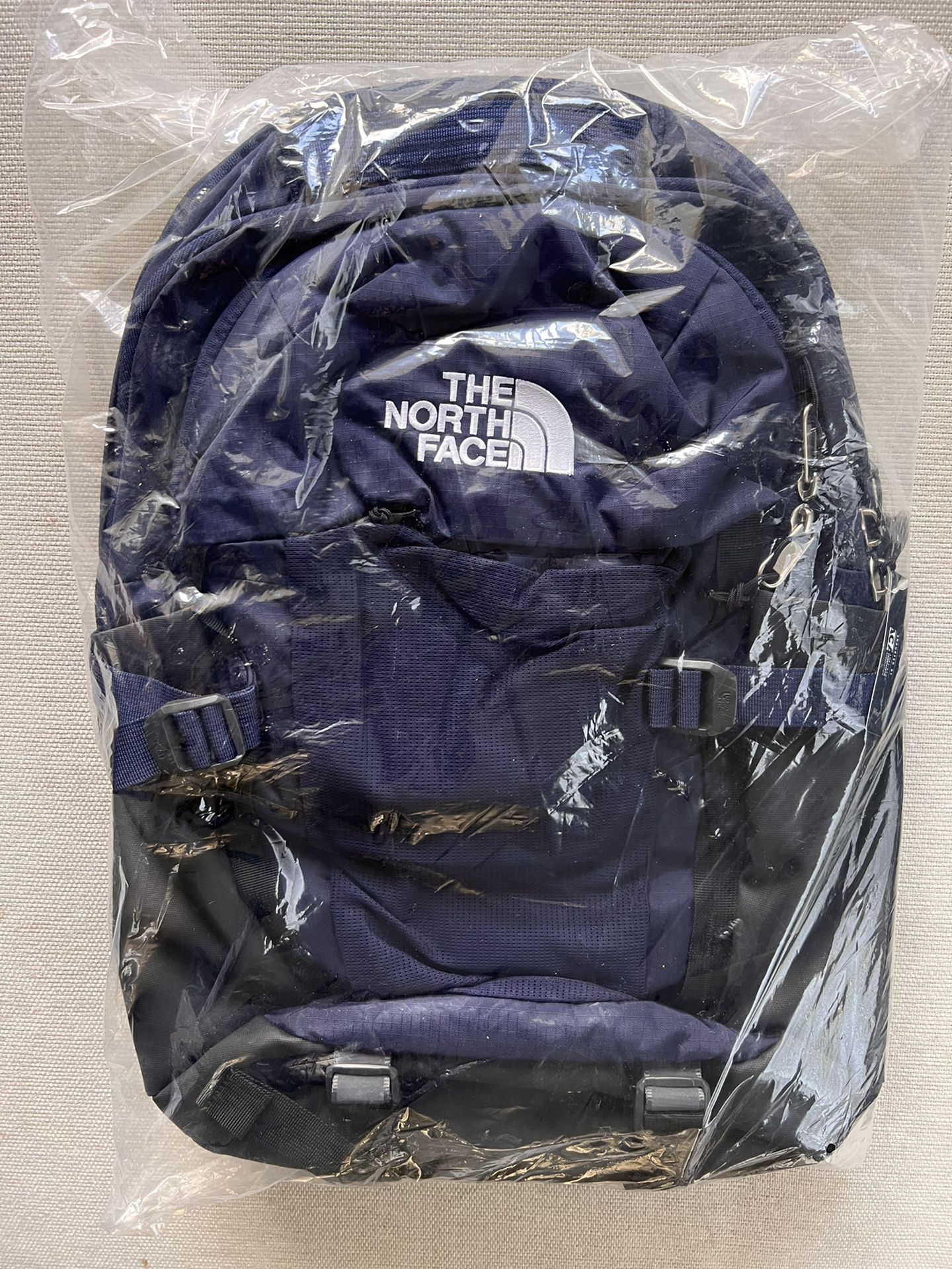 The North face “Recon” Backpack for Sale in Riverside, CA - OfferUp