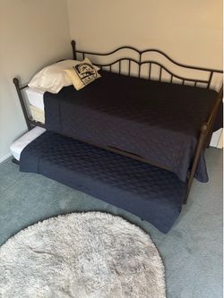 Trindle bed - double twin beds