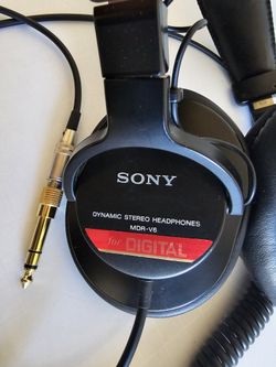 Sony Monitor Series Closed Back Stereo Studio Headphones  MDR-V6 