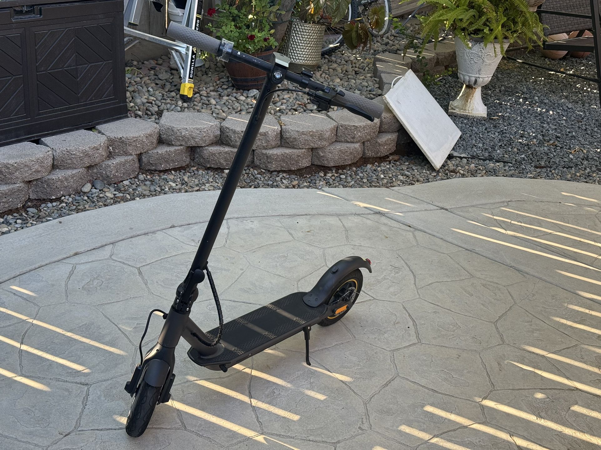 Black 1PLUS Electric Scooter for Adults