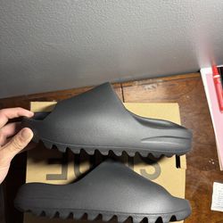 Adidas 2022 yeezy onyx slide
