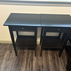 2 Wooden End Tables 