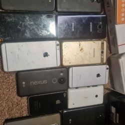 ELECTRONICS BUNDLE DEAL: LAPTOP CHARGES BATTERIES COMPUTER EQUIPMENT CELL PHONES FOR PARTS