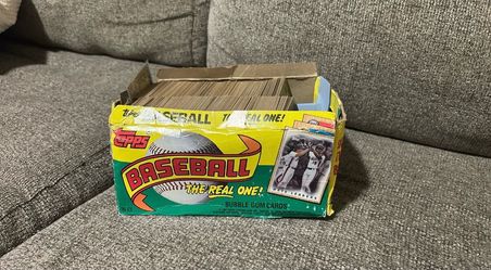 Box Of 1987 TOPPS Baseball Cards