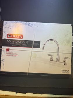 Delta Foundations 2-Handle Standard Kitchen Faucet in Chrome
