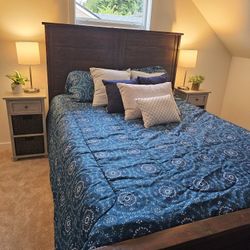 World Market Frame Queen And Tempupedic Mattress And Up And Down Frmar 
