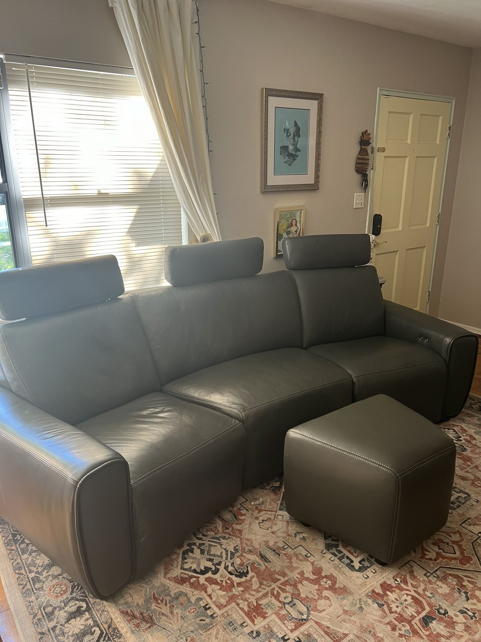 PREMIUM LEATHER COUCH FOR SALE $2,222