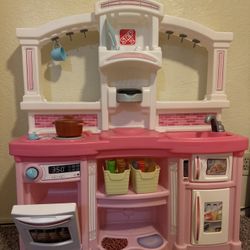 Play Kitchen