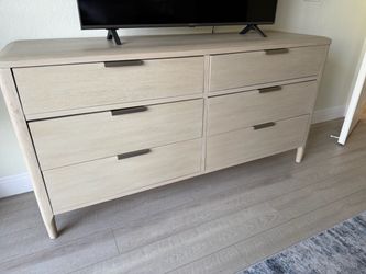 6-Drawer Light Wood Dresser