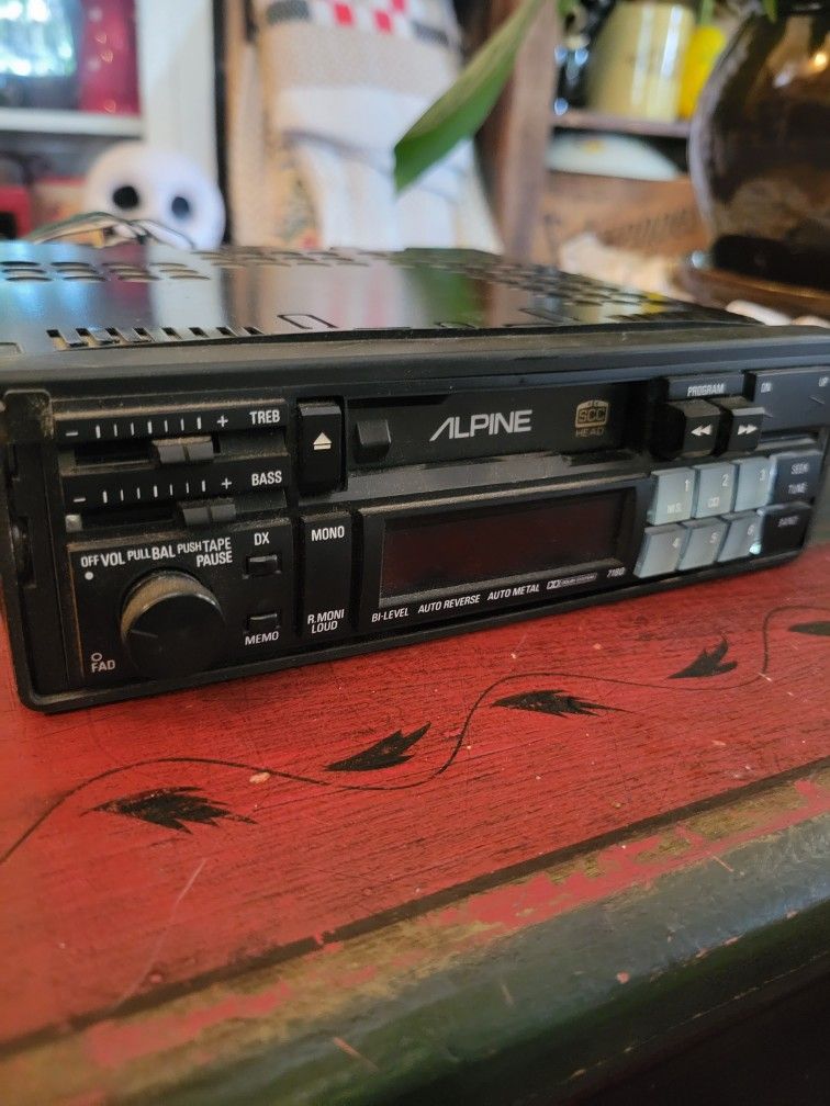 Vintage Alpine Pull Out Radio 7180
