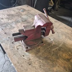 Scout 3-1/2" Jaw Bench Vise With Pipe Jaws Made In U.S.A. Tool Wood Shop Tools Garage Metal