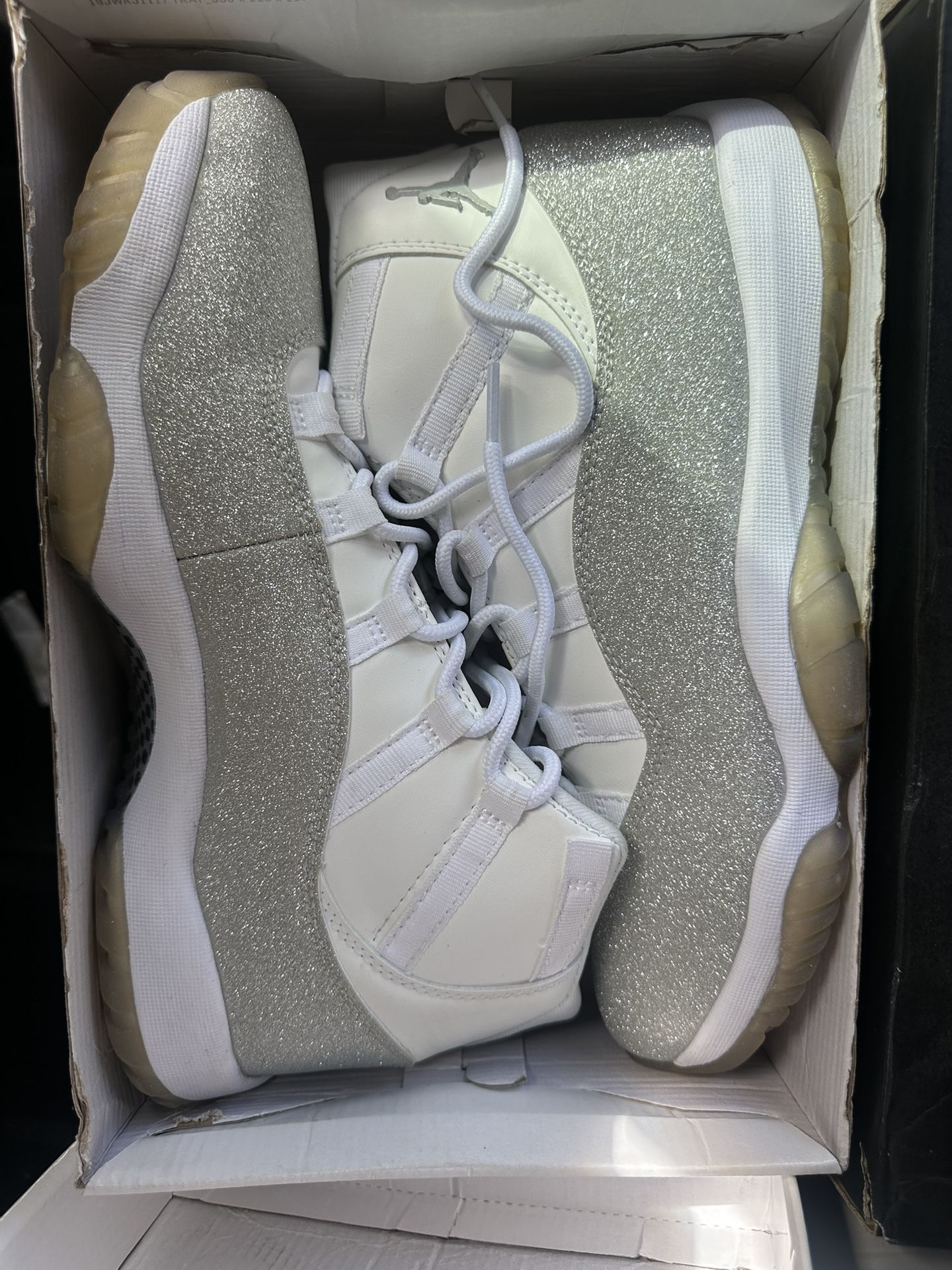 Jordan 11 Vast Grey (White Metallics)