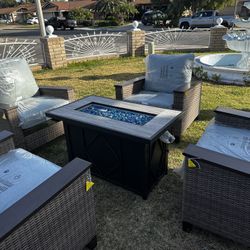 brand new patio set
