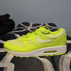 Brand New And Original Men's Nike Air Max's Sneakers Sizes 10.5 