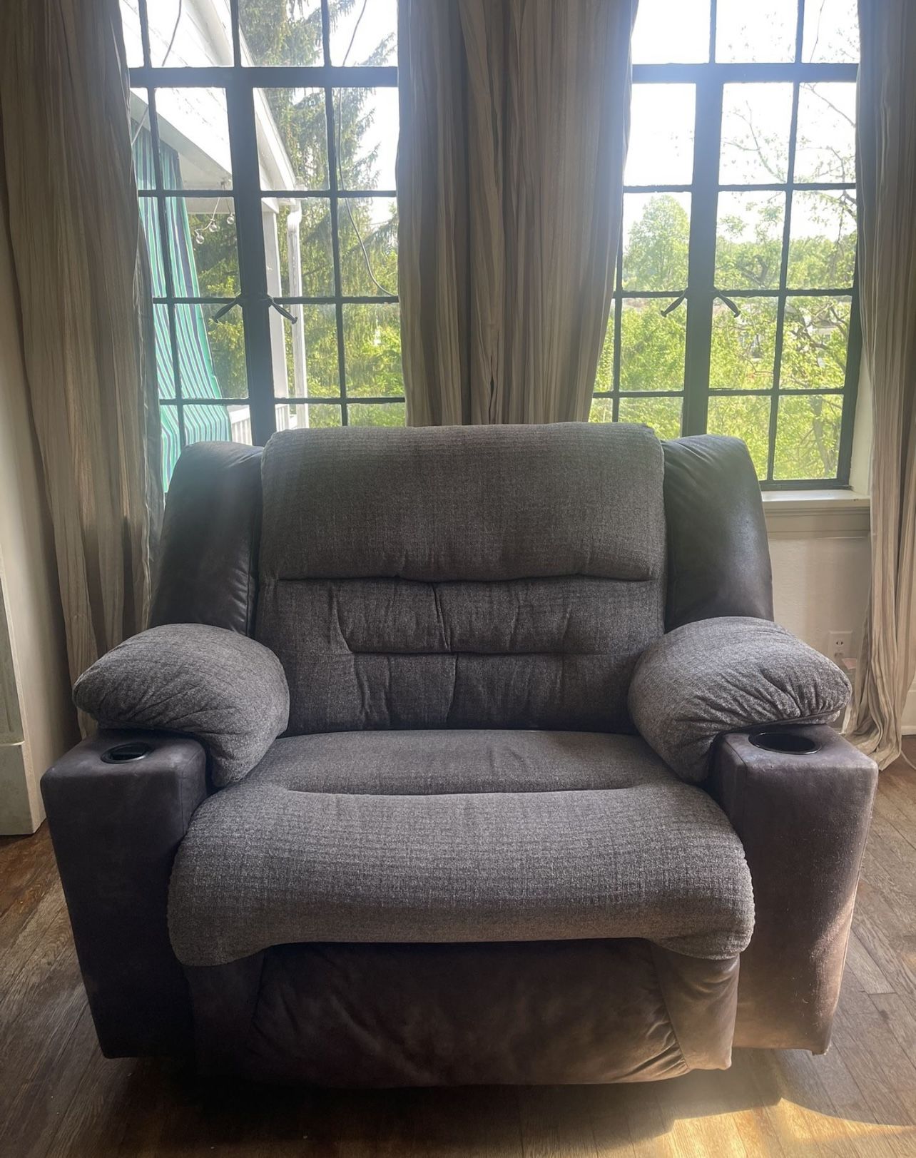 Huge Oversized Chair And A Half