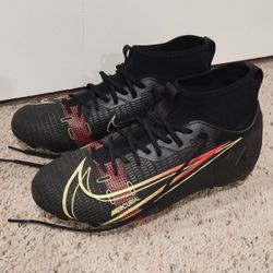 Nike Mercurial Soccer Cleats Size 5.5Y