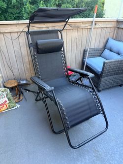 Foldable lounge chair
