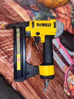 DeWalt 18-Gauge Pneumatic Brad Nailer