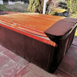 Cal Spa Hot Tub – Seats 5–6 – Works Great 🔥